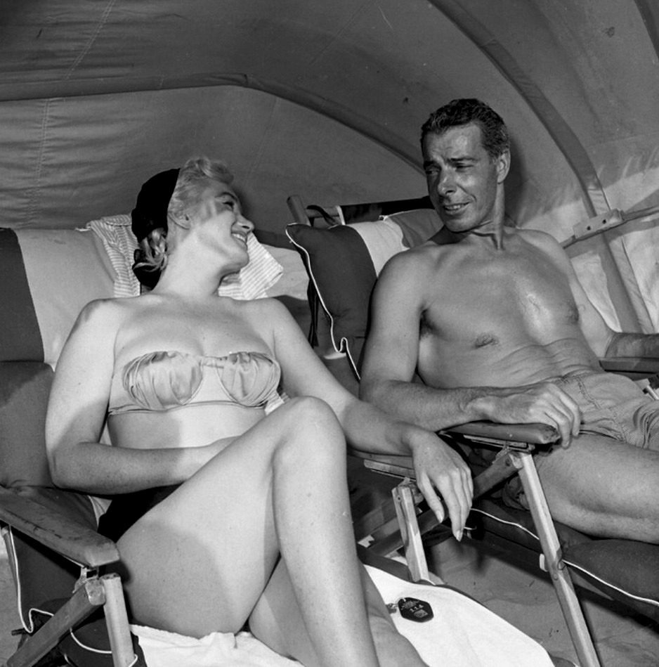 Marilyn Monroe and Joe DiMaggio during their trip to Florida, 1961.