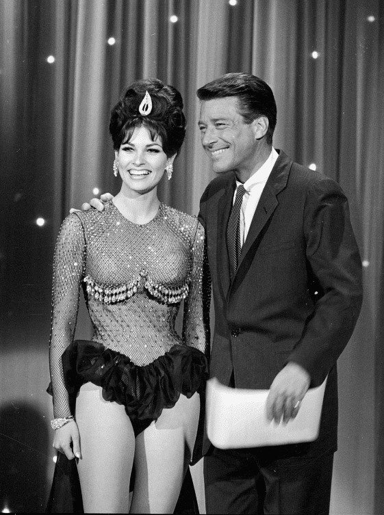 Raquel Welch and Efrem Zimbalist Jr. in The Hollywood Palace (1964)