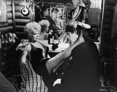 Barbara Nichols - Robert Morsey (The loved one) 1965