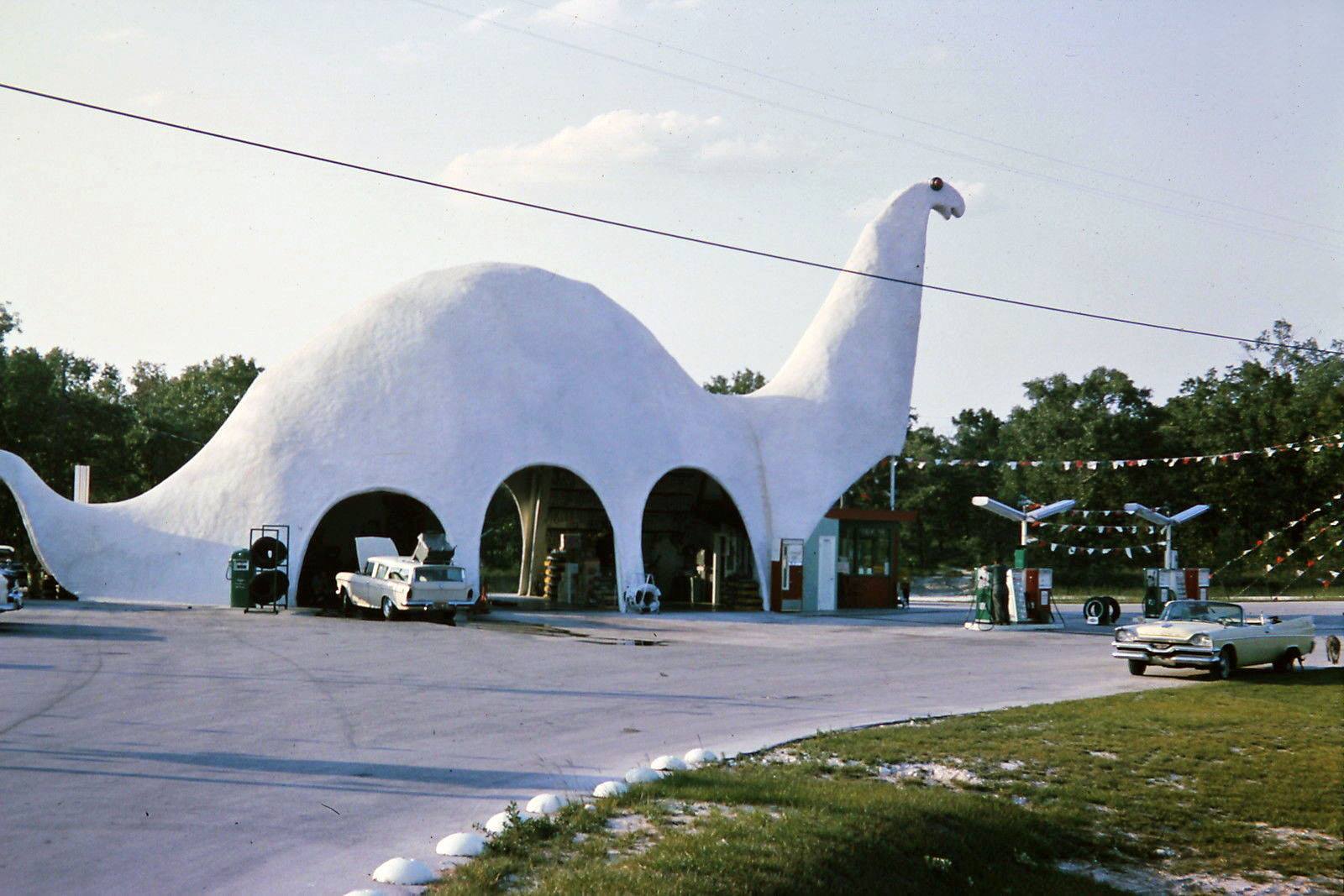 Sinclair Dino Service Station, Spring Hill, Florida, pictured in 1964