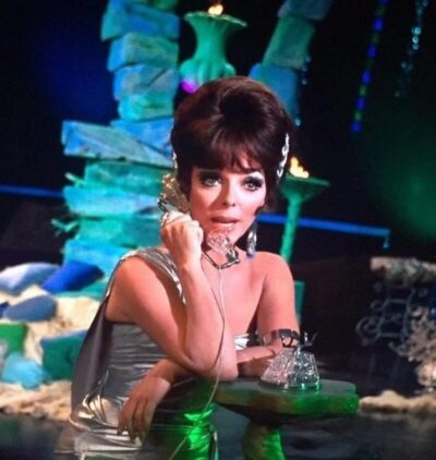JOAN COLLINS on the phone in The Wail of the Siren