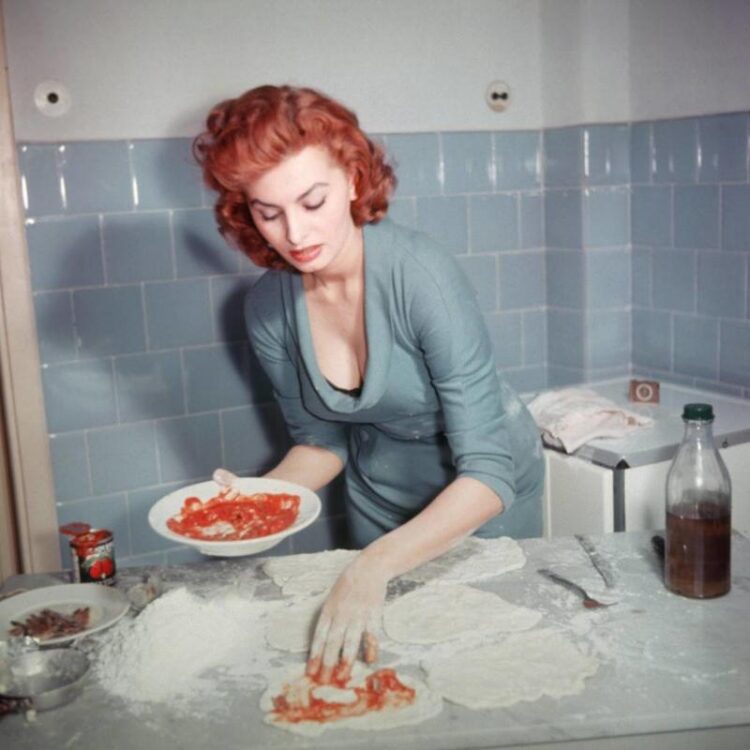 And she can cook....Sophia Loren making pizza. (1965)