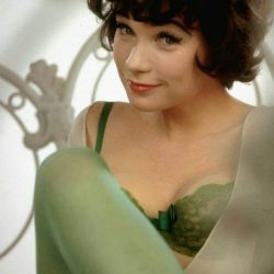 Shirley MacLaine in Irma la Douce (1963)