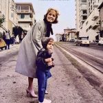 Debbie Reynolds and Carrie Fisher waiting for the cable car in San Francisco, 1960.