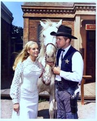 PISTOLS 'N' PETTICOATS, Carole Wells, Gary Vinson, 1966-67 PISTOLS ‘N’ PETTICOATS, Carole Wells, Gary Vinson, 1966-67.