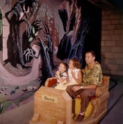 A family enjoying Snow White in Vintage Disneyland ✨