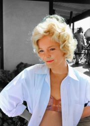 Tuesday-Weld-on-set-of-Bachelor-Flat-1961