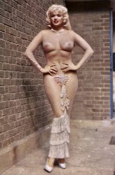 Jayne Mansfield in Playgirl After Dark (1960)