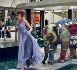 Faye McKenzie - The Party - 1968 Faye McKenzie El guateque (The party) 1968, de Blake Edwards.