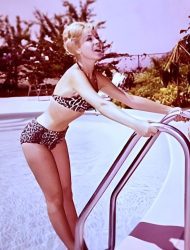 Barbara Eden 1963. 4